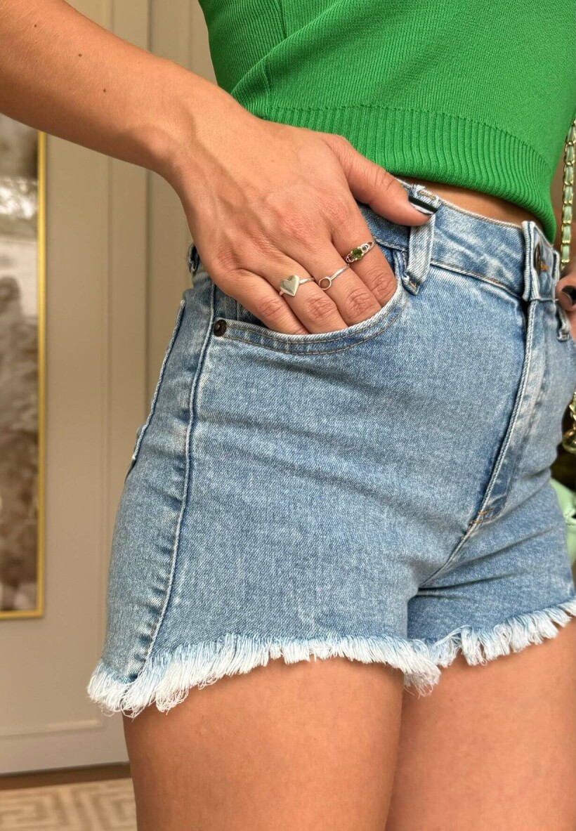 Shorts jeans feminino desfiado